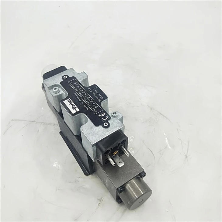 Original Parker Hydraulic Directional Valve D1VW004CNJW D1FVE02BCVLW25 D91FCE01HC2NE70 Parker Valve D1VW D1FVE D1FVE02BCVFOA in Stock